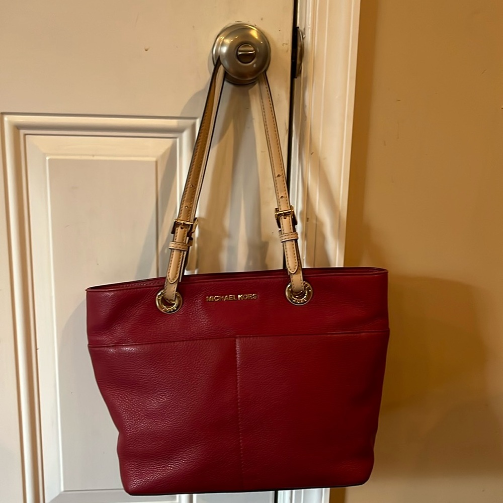 MICHAEL KORS RED LEATHER SHOULDER BAG
